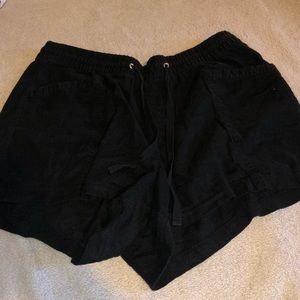 Gap high waisted shorts ☀️